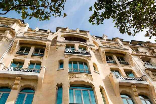 devanture du marriott Paris