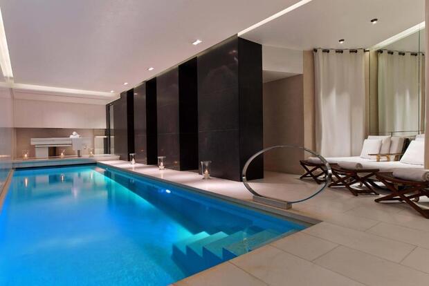 piscine intérieur