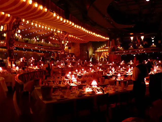 Salle du Moulin Rouge