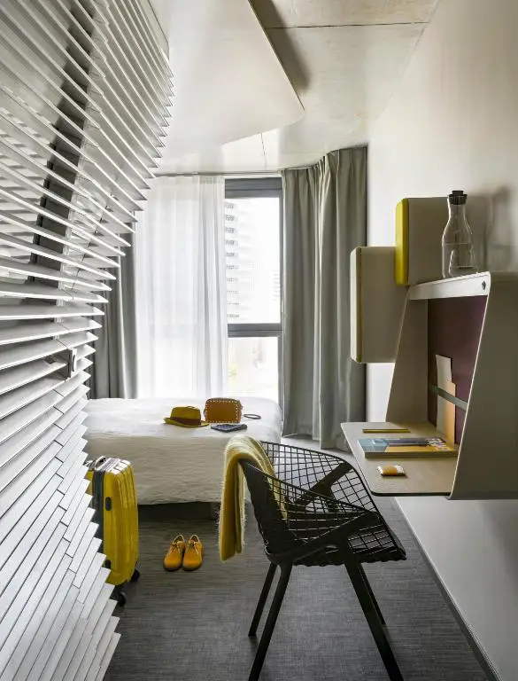 Une chambre de l'Okko Hotels Paris Porte de Versailles