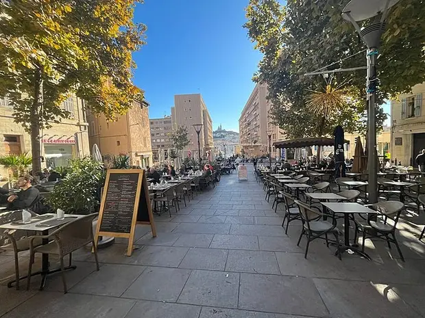 place de lenche à marseille