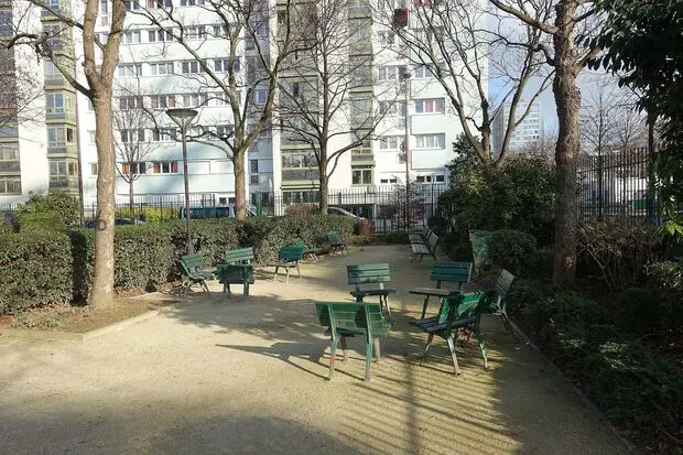 Le jardin de la Rue Ginette Neveu près de la Porte De Clignancourt