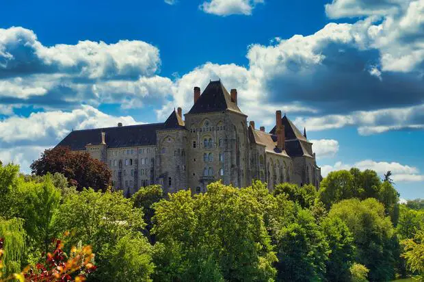 Chateau dans la Sarthe