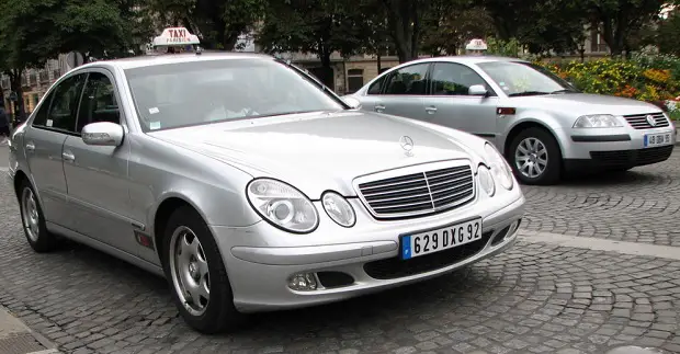 Taxi Mercedes