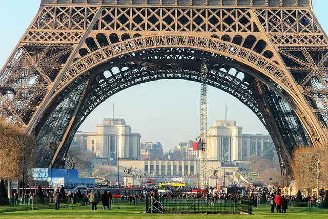 La queue pour la Tour Eiffel