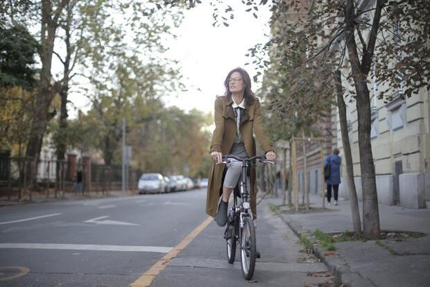 femme et velo