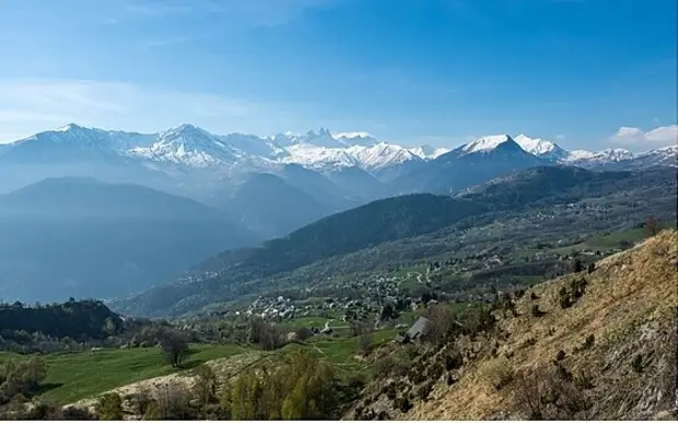 vue aiguilles d'arves