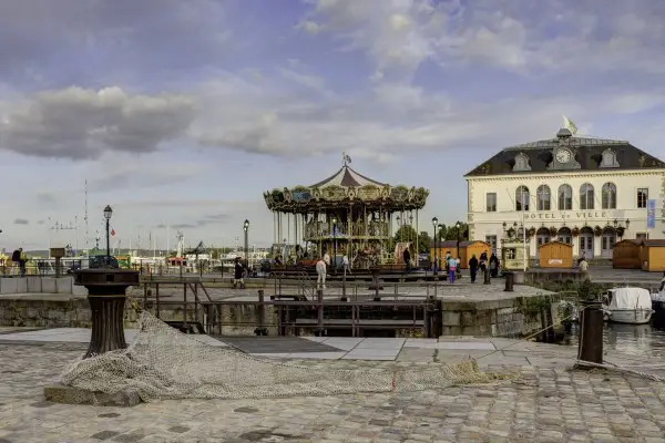  roundabout near the harbour