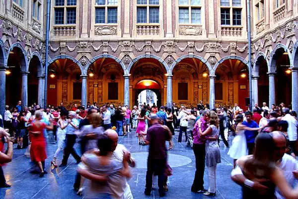 Dancing in Vieille Bourse