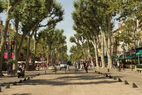 Market cours Mirabeau