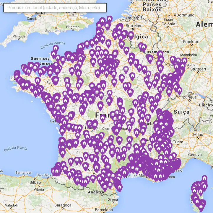 Procure hotéis no mapa