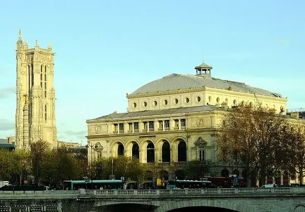 Tour Saint Jacques et théâtre de la ville