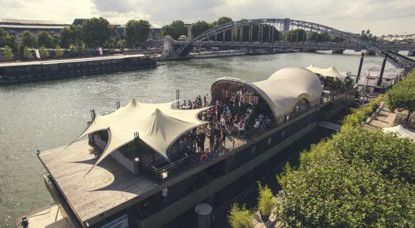 Vue aérienne de la péniche