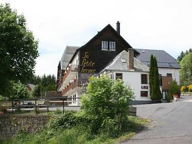 Auberge de la Petite Ferme Super Besse Est The Originals Relais (Qualys Hotel)