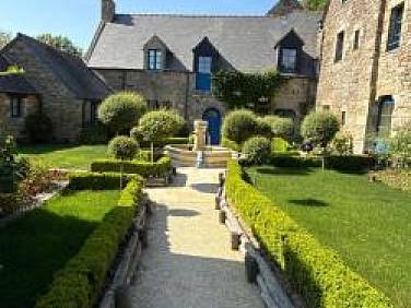 Manoir Des Douets Fleuris