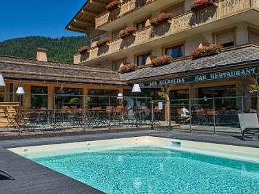 Hôtel Chalet Les Ecureuils Restaurant Piscine Garage