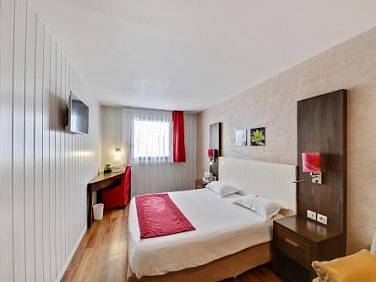 HOTEL PARIS PACIFIC PARIS VILLEJUIF  PRES DU METRO L'HAY LES ROSES LIGNE 14   Direct PARIS AEROPORT ORLY ET INSTITUT GUSTAVE ROUSSI