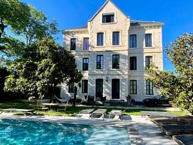 Demeure Saint Louis Historic manor City 700m parkingA CClimWIFI heated pool city view