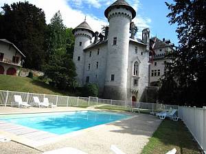 Castle with pool in Serri res en Chautagne