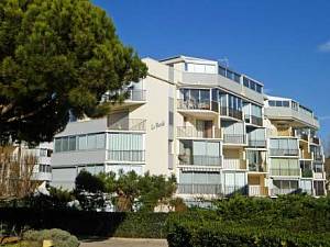 Apartment Le Floride 1 by Interhome