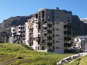 Apartment Les Tufs   Val Claret 5 by Interhome