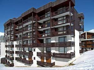Apartment Les Tommeuses   Val Claret 9 by Interhome