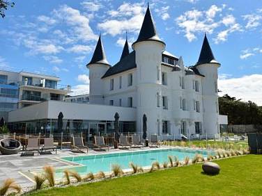 Hôtel Château des Tourelles Thalasso et piscine d'eau de mer chauffée