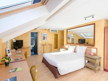 Hôtel Bosquet Pau Centre   Self Check In Budget Hotel