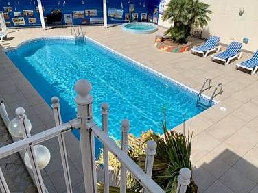 Amerique Hotel Palavas   Piscine & Parking   Plage