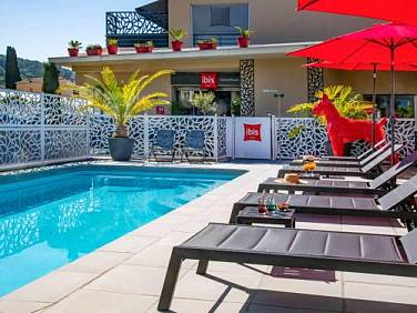 IBIS Cannes Mouans Sartoux Piscine parking gratuit